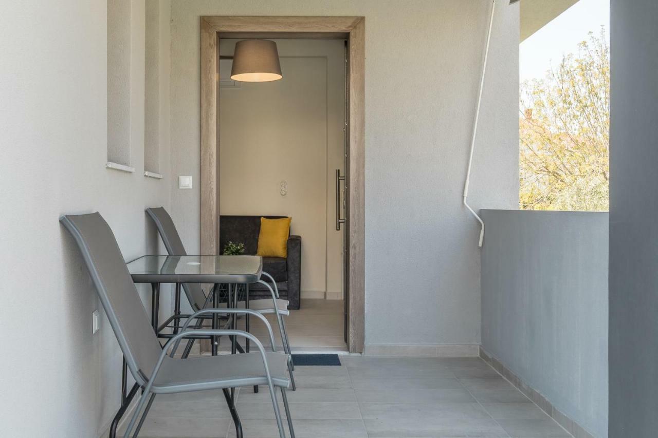 V Luxury Apartments Siviri Room photo